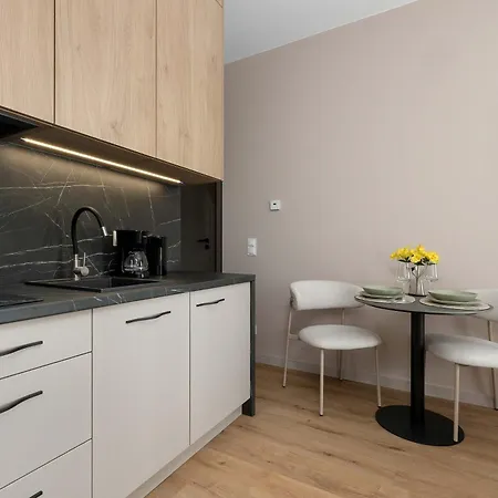 Beige By The River In With Balcony By Renters * Στσέτσιν