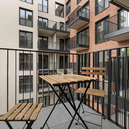 Beige By The River In With Balcony By Renters Διαμέρισμα *